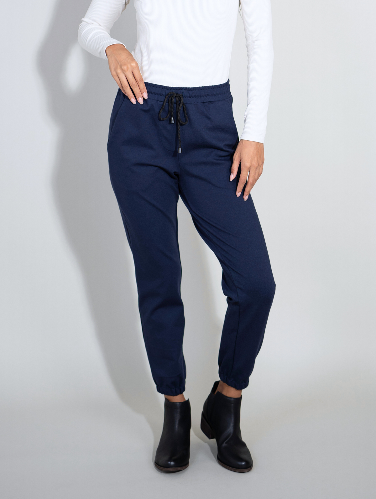 ★NCT着用ブランド★ITZAVIBE★GO  SOCIETY JOGGER PANTS IBA23UPT09BK] GO HOME SOCIETY JOGGER PANTS - BLACK - ITZAVIBE