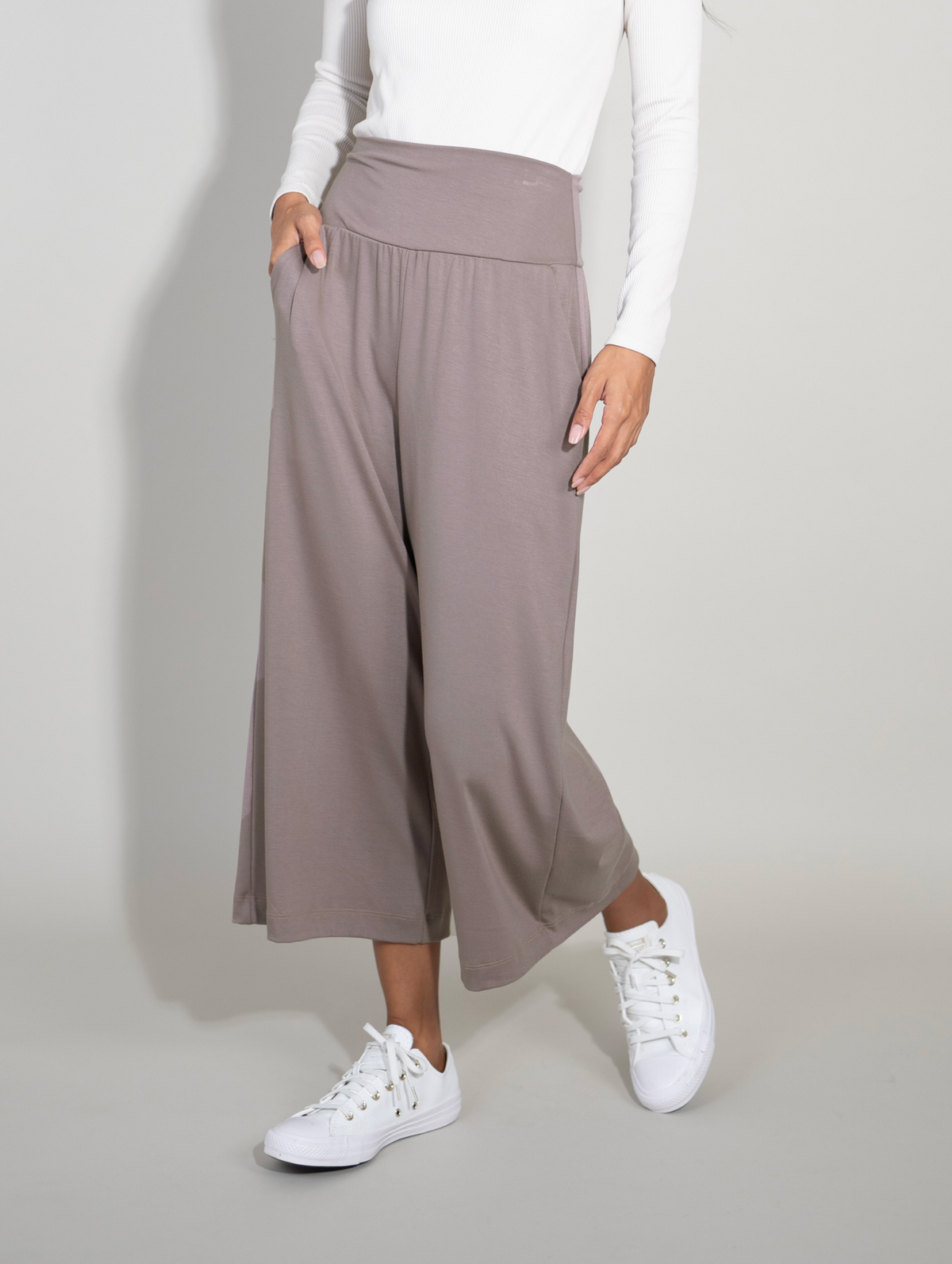 Milo Pant - Cafe Soft Ponte | Allison Izu