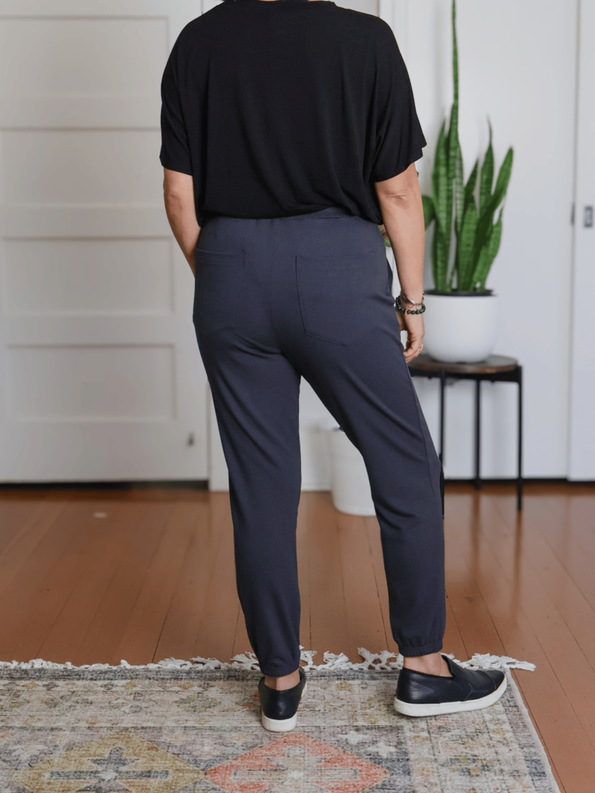 Sunrise Jogger - Washed Black Soft Ponte